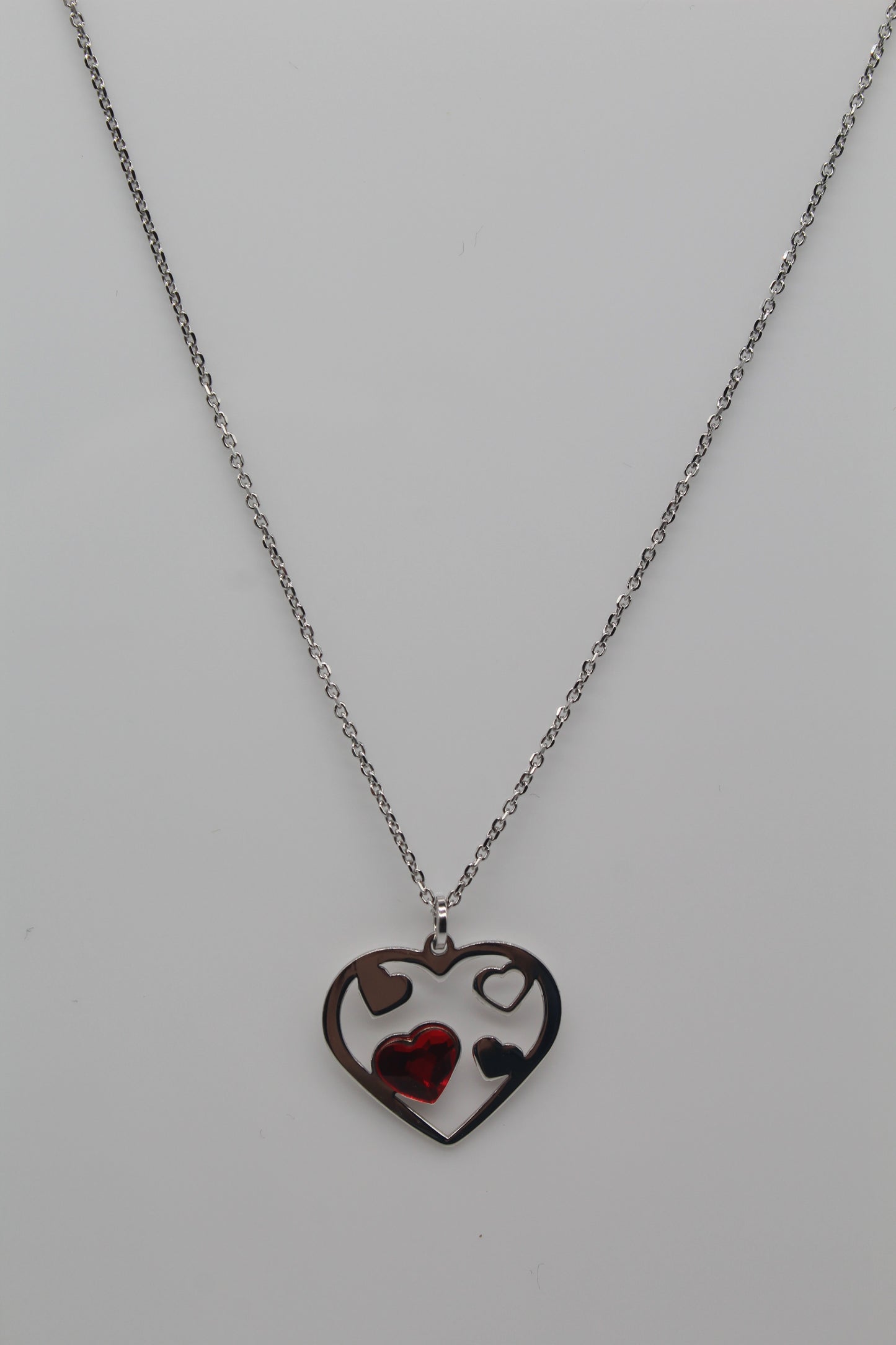 Necklace with hearts (red)