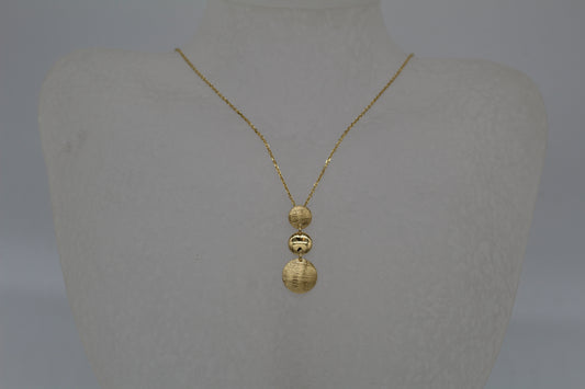 Necklace with three circles