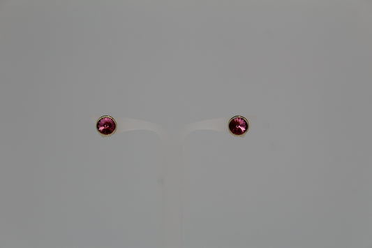 Earring with pink stone