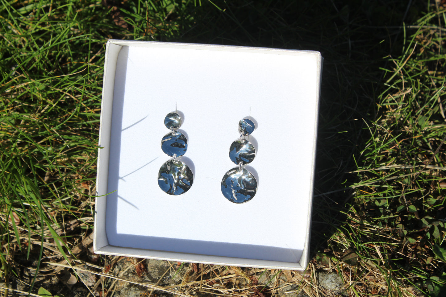 Earrings with three circles