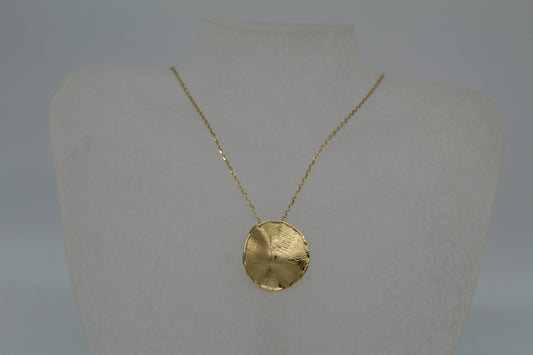 Necklace hammered circle