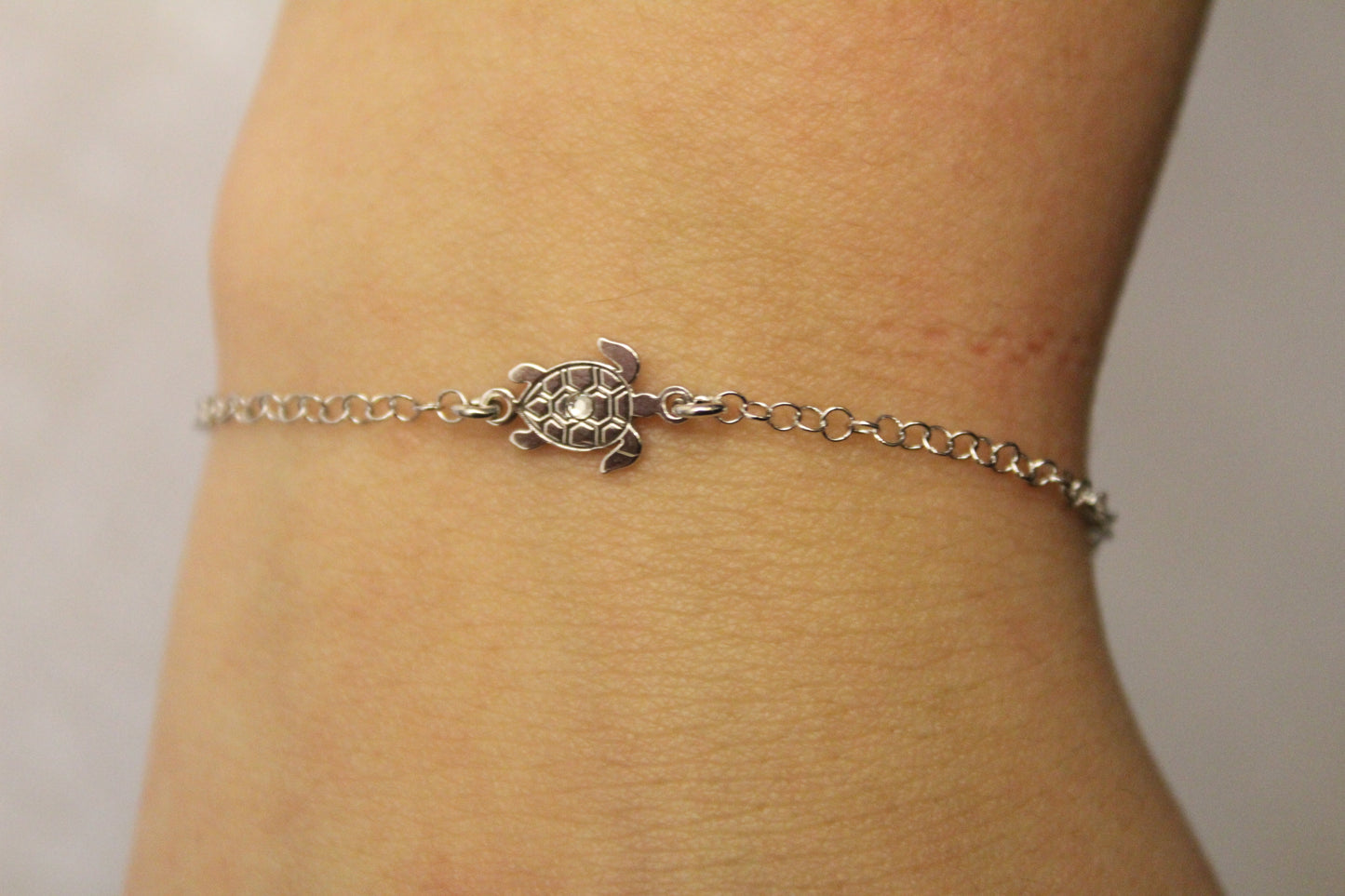 Bracelet with turtle