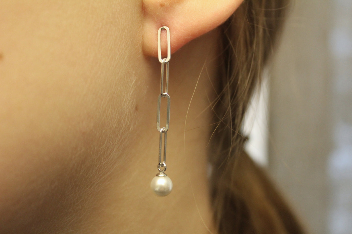 Earring paperclip with pearl